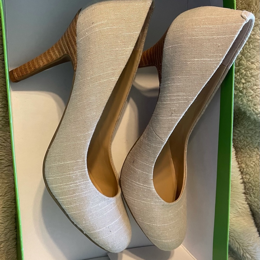 Kelly & Kate pump heel